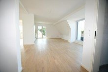 Blick in den Wohnraum Moderne 3 Zimmerwohnung im DG mit EBK, Balkon u. PKW Stellplatz