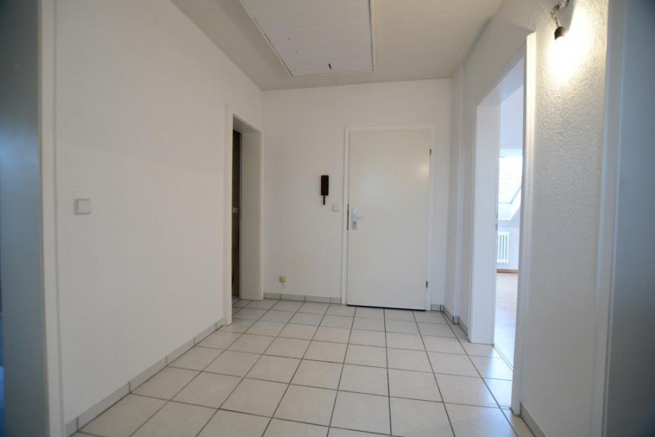 Dachgeschoss Flur Mehrfamilienhaus Heusenstamm
