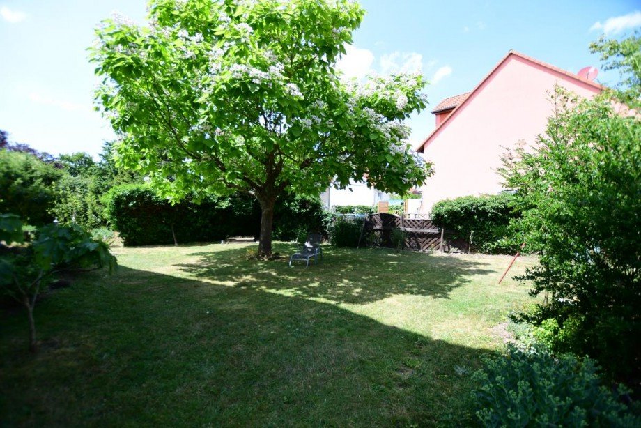 Garten Zweifamilienhaus H�chst| Hassenroth