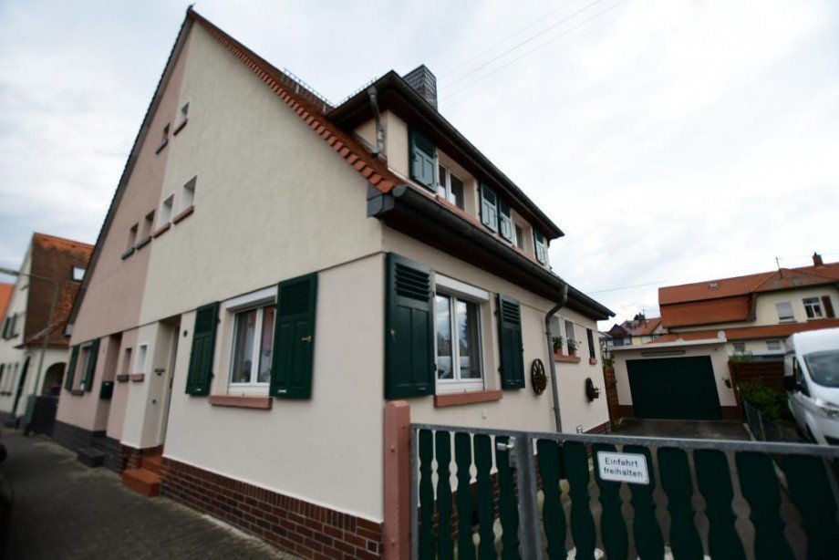 Hausansicht Seite Doppelhaush�lfte Frankfurt