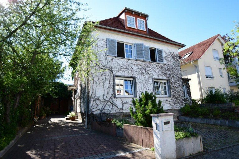 Hausansicht Alsbach-H�hnlein Einfamilienhaus Kaffeem�hlenhaus mit traumhaftem Garten in exklusiver Lage von Alsbach-H�hnlein