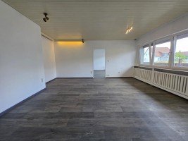 Hauptbild Großzügige 2-3 Zimmerwohnung im Obergeschoss mit Balkon und Dachterrasse