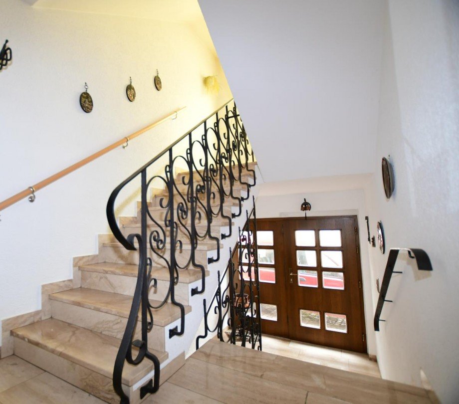 Hausflur Zweifamilienhaus H�chst