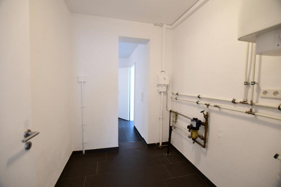 Nr.2 HWR EG Durchgang Zweifamilienhaus Bad K�nig