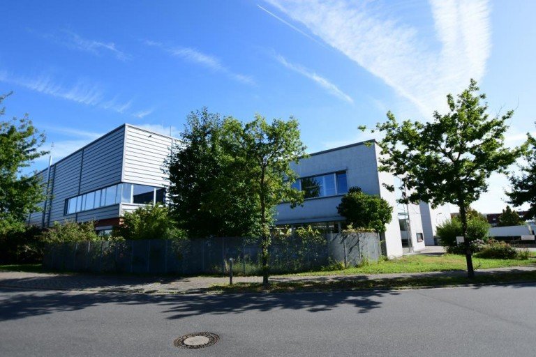 B�rogeb�ude + Halle Gro�-Umstadt Halle / Lager / Produktion Multifunktionale Produktionshallen mit B�ro und gro�er Freifl�che in TOP-Lage!