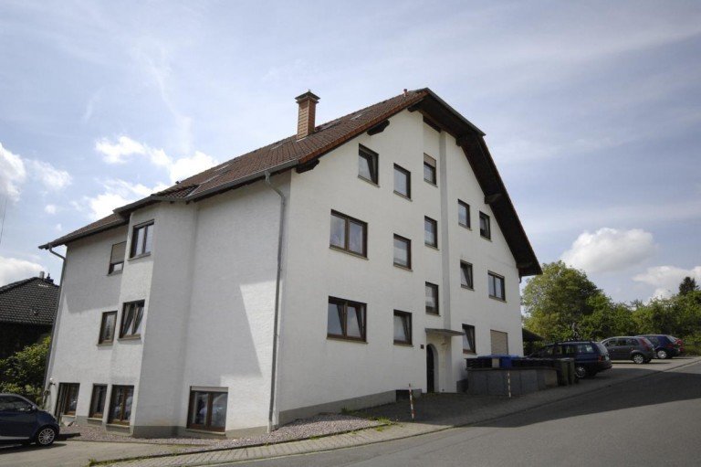 Au�enansicht Reichelsheim Mehrfamilienhaus Gepflegte Kapitalanlage mit 8 Wohneinheiten in ruhiger Feldrandlage
