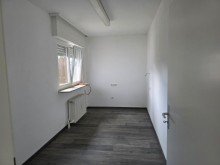 B�ro Gro�z�gige 2-3 Zimmerwohnung im Obergeschoss mit Balkon und Dachterrasse