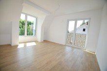 Schlafzimmer Moderne 3 Zimmerwohnung im DG mit EBK, Balkon u. PKW Stellplatz