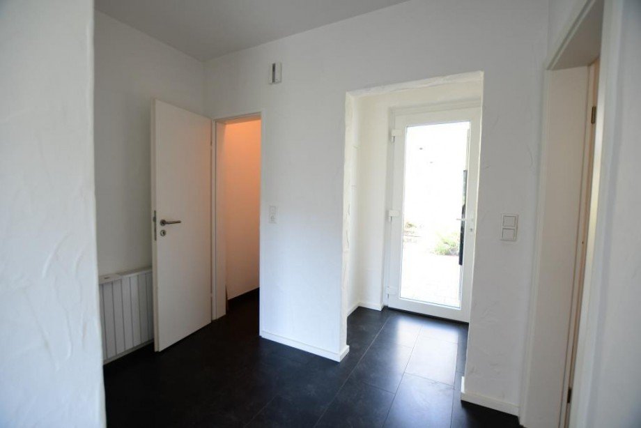 Nr.2 Eingangsbereich OG Zweifamilienhaus Bad K�nig