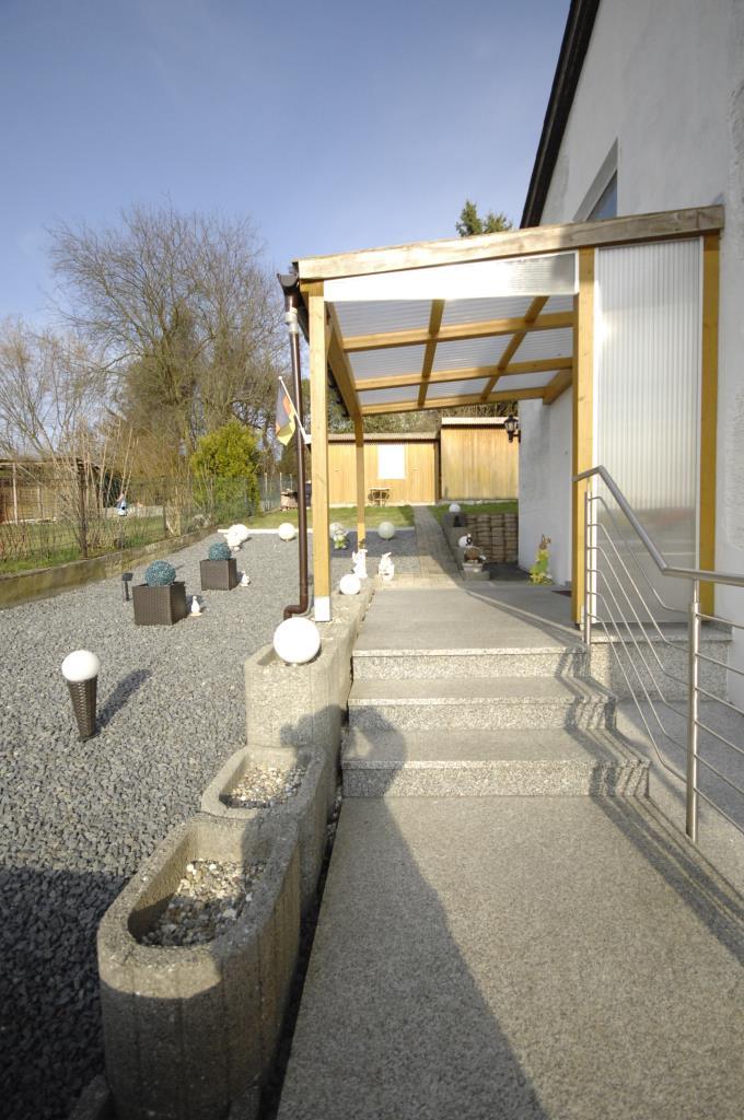 Eingangsbereich Zweifamilienhaus L�tzelbach