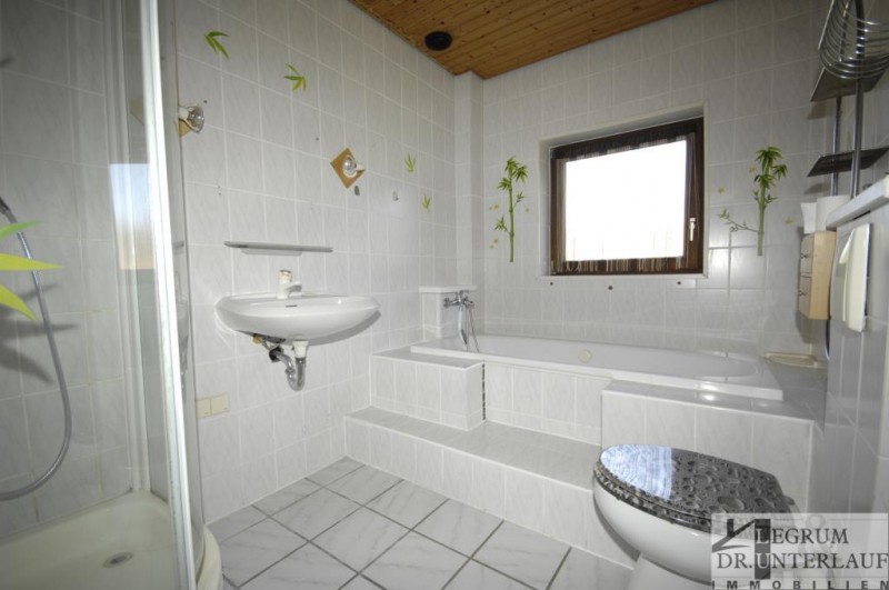 Badezimmer 1 Einfamilienhaus Bad K�nig / Ober-Kinzig