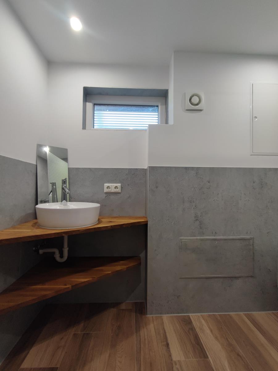 Duschbad Keller 2. Reihenmittelhaus Ro�dorf