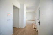 Eingangsbereich Neubau Erstbezug Moderne 3 Zimmerwohnung mit EBK, Balkon u. PKW Stellplatz