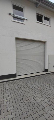 Hallentor Nr.2 Gewerbefl�che-/Lagerhalle B mit elektr. Rolltor auf 2 Ebenen zu vermieten